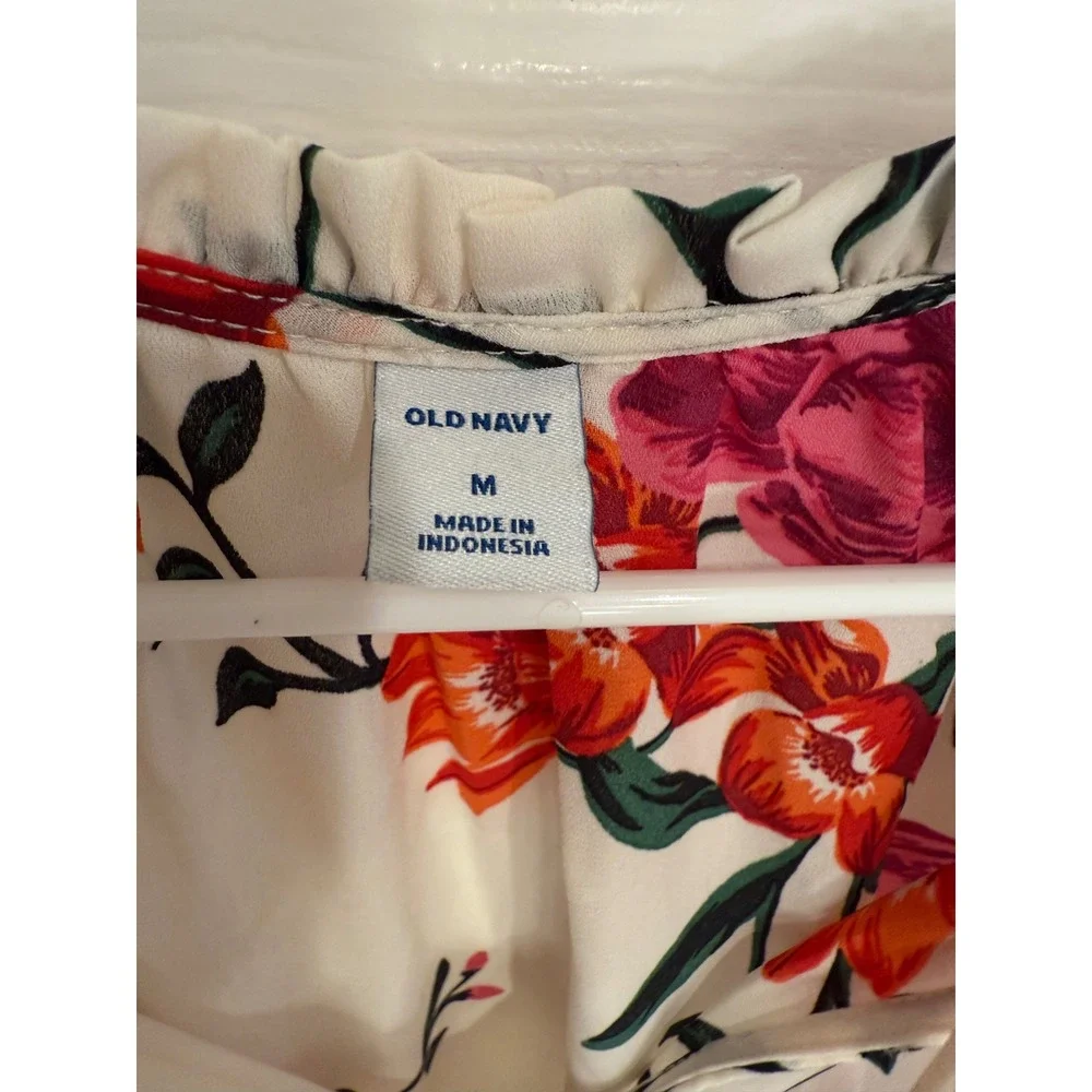 Old Navy Floral Blouse Ruffle Neckline Lightweight Top‎ Casual Size M - Picture 3 of 5